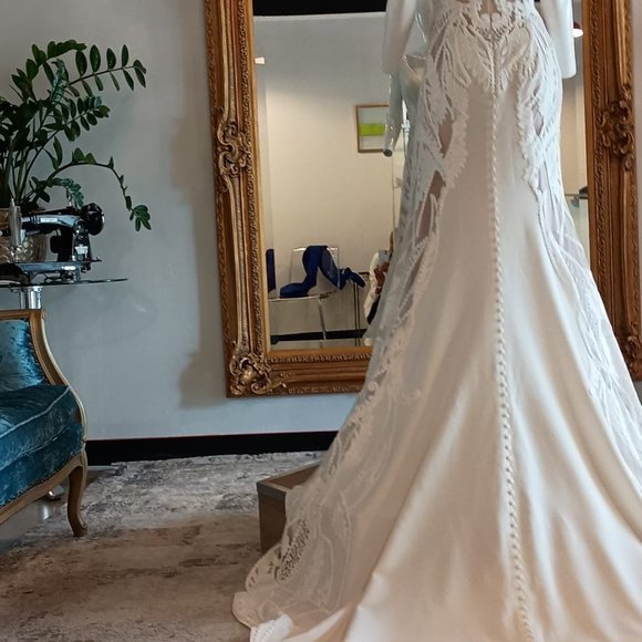 (Never Worn) Casablanca Wedding Dress - Picture 5 of 12